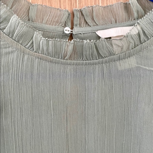 H&M Ruffle Detail Blouse - Picture 4 of 5